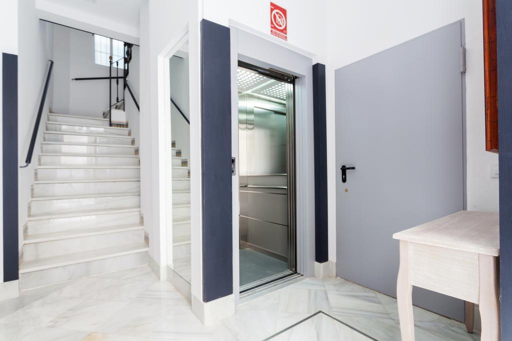 Hostly Acetres 2A-Penthouse In City Center-Fibre-Parking Opt 세비야 외부 사진